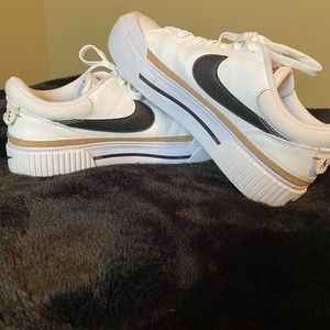 Nike Court Legacy Lift Women’s size 9.5